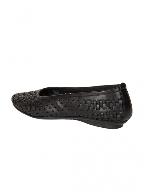 Buy Von Wellx Germany Comfort Daze Casual Black Shoes Online in Allahabad